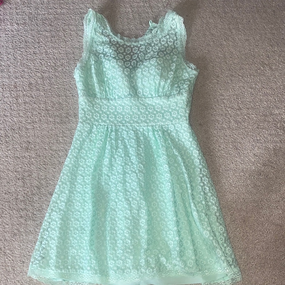 Beautiful mint green 100% polyester Girls 9/10